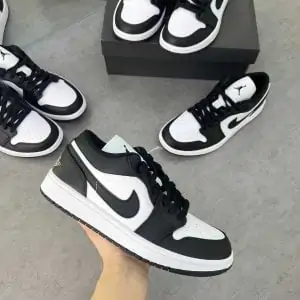 Panda đen trắng mới