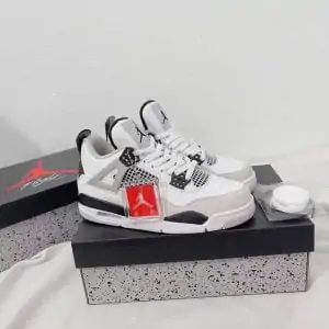 Thể thao mới Jordan 4